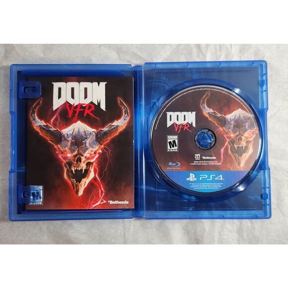 PS4 Doom & Doom VFR CIB (Bethesda, 2016, 2017) Pre-owned - Picture 2 of 7